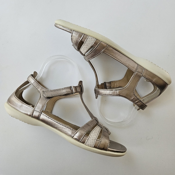Ecco Flash T-Strap Sandals Womens 7.5 Hook and Loop Metallic Gold EUC - Picture 2 of 10